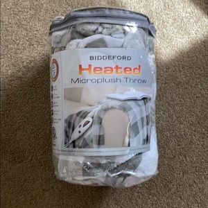 Gray / White Plaid Heated Blanket / Throw